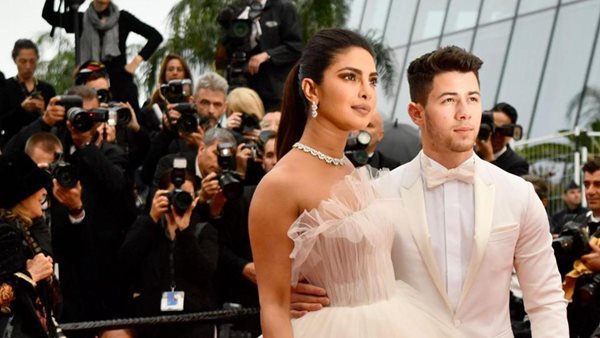 Hot couple alert: Priyanka Chopra και Nick Jonas δείχνουν τον έρωτά τους στις Κάννες