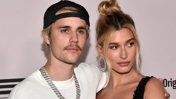 Hailey Bieber: "Είμαι πιο ευτυχισμένη τώρα απ'ότι έχω υπάρξει τους τελευταίους μήνες"