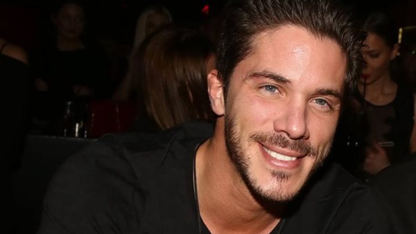 Νίκος Οικονομόπουλος: Η πρώτη σέλφι από την απομόνωση στο σπίτι