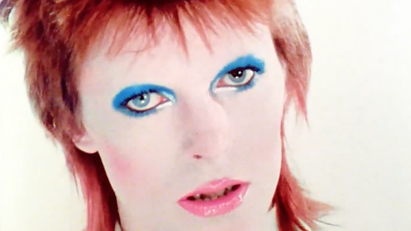 Η Barbie κούκλα του David Bowie γιορτάζει το "Hunky Dory"
