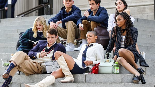 "Gossip Girl" - Βγήκε το επίσημο τρέιλερ για το reboot της σειράς