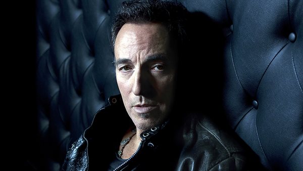 Bruce Springsteen: "Παραμένουμε στοιχειωμένοι από την αρχική αμαρτία της σκλαβιάς"