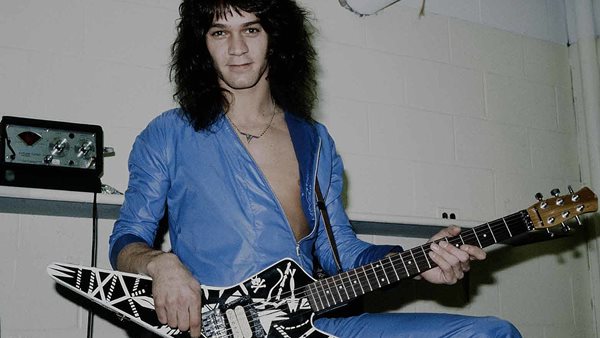 Ο κόσμος της ροκ τιμά τον θρυλικό Eddie Van Halen