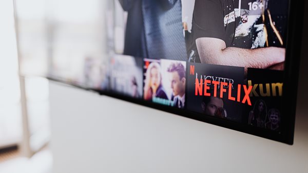 Τι επίπτωση έχει στο περιβάλλον μία ώρα Netflix