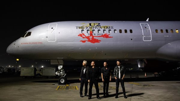 U2: Η ιστορική τους συναυλία στην Ινδία μέσα από 12 φωτογραφίες
