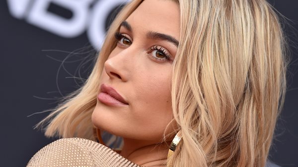 Hailey Bieber - Μιλά για το πως την επηρέασε η ασθένεια του Justin