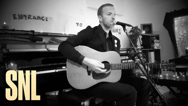 "Shelter From The Storm": Η επανεκτέλεση του Chris Martin στο SNL