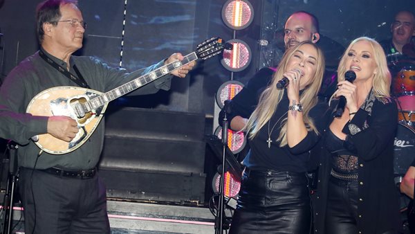 Η Πέγκυ Ζήνα  με Ράμμο στο "Mezzo Athens Party Stage"!