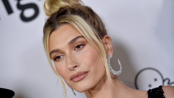 Hailey Bieber - Η συνταγή της για πίτσα έγινε viral στο TikTok