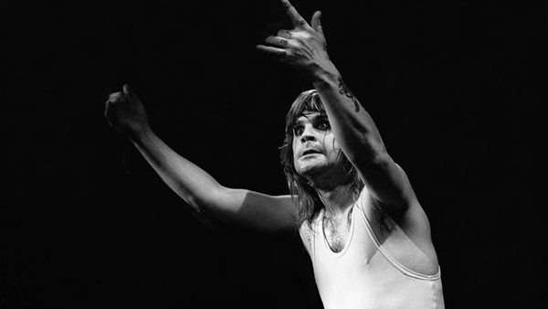 Όταν ο Ozzy Osbourne των Black Sabbath δάγκωσε το κεφάλι μιας νυχτερίδας