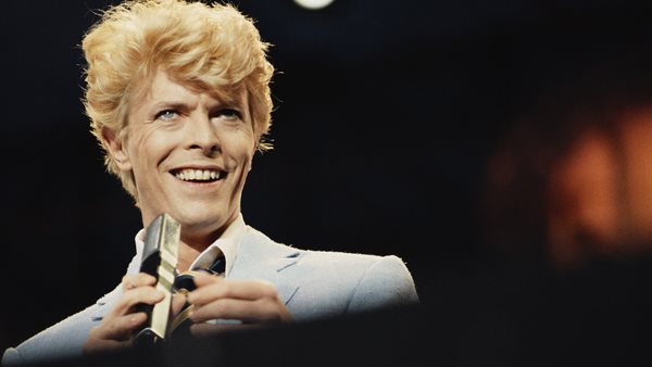 David Bowie - Επίσημα ο καλλιτέχνης με τις περισσότερες πωλήσεις βινυλίων στον 21ο αιώνα