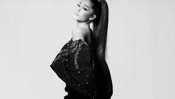 Η Ariana Grande και ο Justin Bieber κατηγορούνται για "μαγείρεμα" πωλήσεων