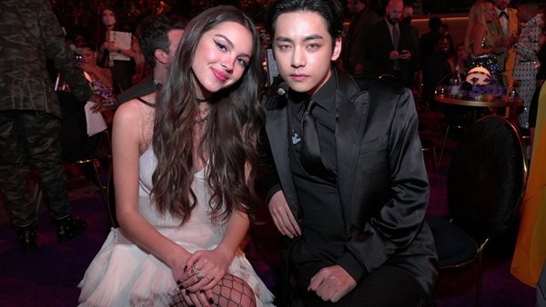 #Grammys2022 - Λαμπερές backstage στιγμές των αγαπημένων μας stars