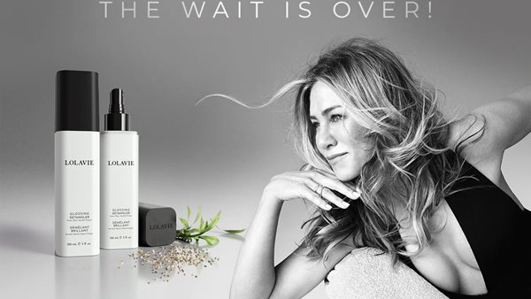 Jennifer Aniston - Συγκινημένη μετά το λανσάρισμα του νέου της beauty brand