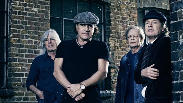 #RockThisDay - 9 Αυγούστου: Οι AC/DC για πρώτη φορά στο No.1 με το "Back in Black"