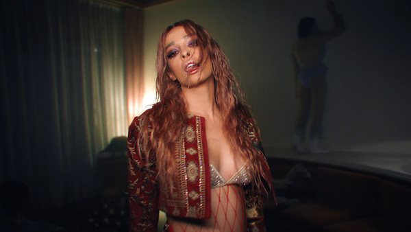 "Yayo": Το νέο global single της Ελένης Φουρέιρα