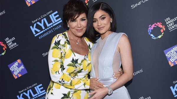 Kylie & Kris Jenner θα αρχίσουν την παραγωγή αντισηπτικών χεριών