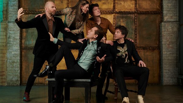 Franz Ferdinand - Κυκλοφόρησαν το video του "Curious" από το "Hits To The Head"