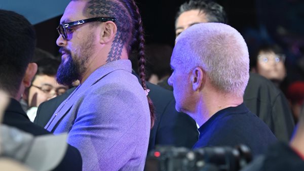 O Jason Momoa ζει κυριολεκτικά στον δρόμο μετά το διαζύγιο!