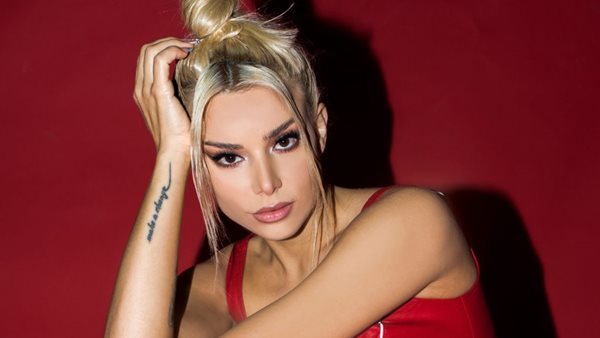 Josephine - Η έκπληξη που έκανε σε 3 τυχερούς θαυμαστές της