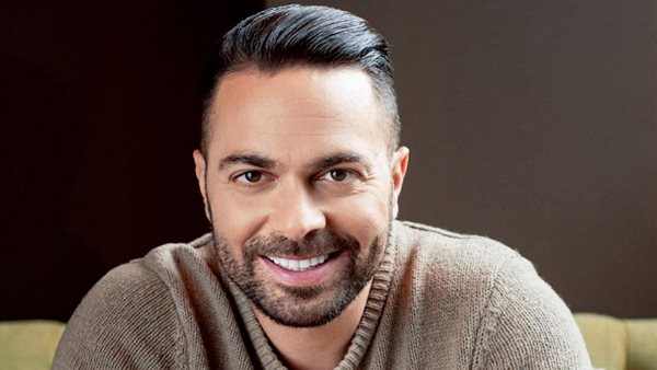 Ο Ηλίας Βρεττός παντρεύεται το φθινόπωρο