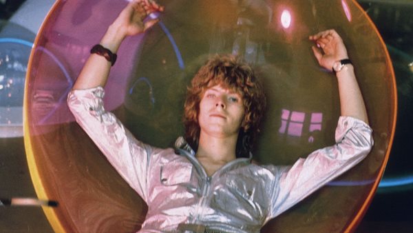 #RockThisDay - 10 Νοεμβρίου: O David Bowie για πρώτη φορά στο Νο.1 με το "Space Oddity"