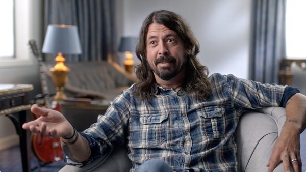 Ο Dave Grohl αποκαλύπτει λεπτομέρειες για τα προβλήματα ακοής που αντιμετωπίζει