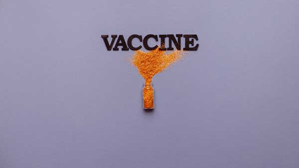 Έφτασαν τα εμβόλια κατά του κορονοϊού στη Βρετανία