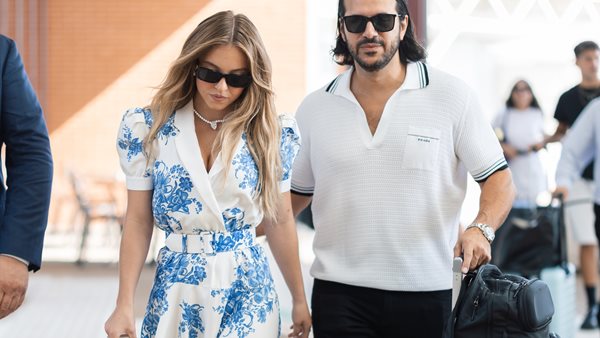 Sydney Sweeny με τον σύντροφό της στο Φεστιβάλ της Βενετίας.