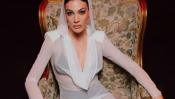 Ήβη Αδάμου: Νέο τραγούδι "Είπες"