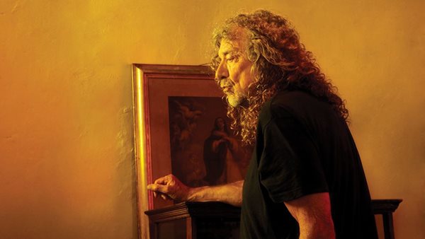 Τα 8 τραγούδια που ο Robert Plant θα έπαιρνε μαζί του στην έρημο