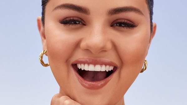 Η Selena Gomez μιλά για τη μεγαλύτερη "beauty καταστροφή" της