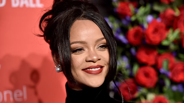 Η Rihanna τιζάρει το επόμενο album της με το απόλυτο viral video