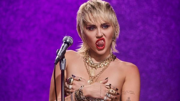 Miley Cyrus - Είναι το νέο της τραγούδι σπόντα στον Liam Hemsworth;