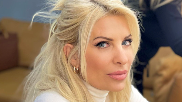 Ελένη Μενεγάκη: "Η μεγαλύτερη ευτυχία στη ζωή είναι να ξέρεις πως υπάρχουν κάποιοι που σ' αγαπούν"