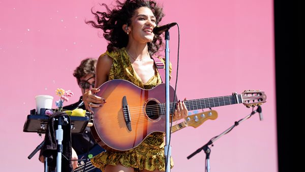 Το "Man I Need" της Olivia Dean στην θέση No 1 του UK Chart!