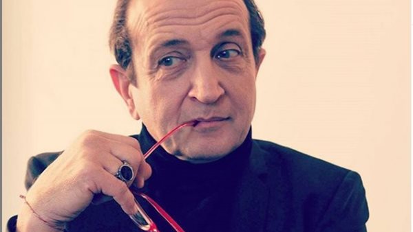 Σπύρος Μπιμπίλας - Η πρώτη φωτογραφία από τα γυρίσματα του "The Crown"