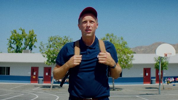 Back to school: Το νέο βιντεοκλίπ των Coldplay για το "Champion Of The World"