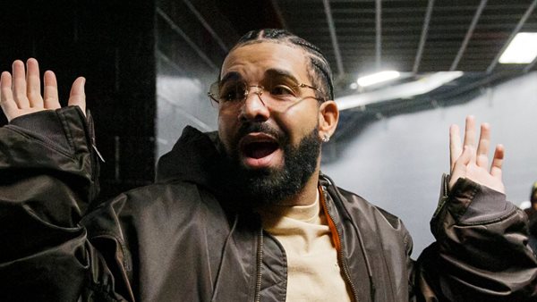 "I Want It That Way" - Drake & Backstreet Boys βρέθηκαν στο ίδιο stage