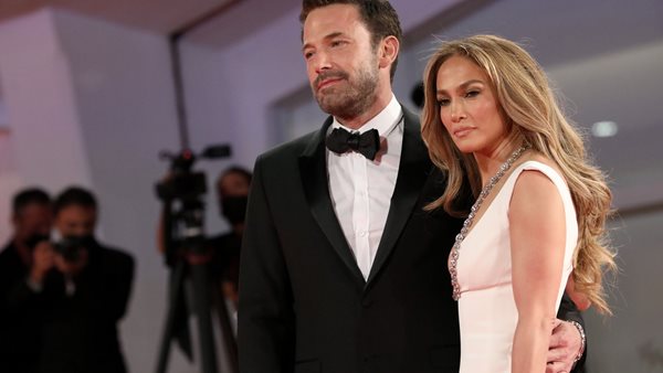 Jennifer Lopez & Ben Affleck - Η ρομαντική βόλτα στους δρόμους της Νέας Υόρκης