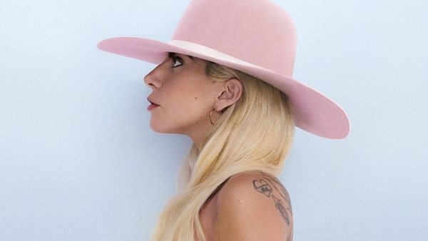 Lady Gaga, Billie Eilish και άλλοι celebrities μιλούν για τον ρατσισμό