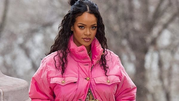 Η Rihanna είναι η μικρότερη σε ηλικία αυτοδημιούργητη δισεκατομμυριούχος της Αμερικής