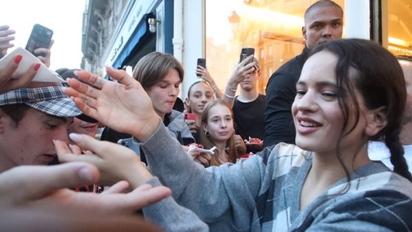 Rosalia και Jeremy Allen White! Είναι ερωτευμένοι;