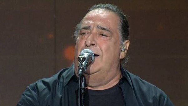 Βασίλης Καρράς - Ένιωσε αδιαθεσία στη σκηνή