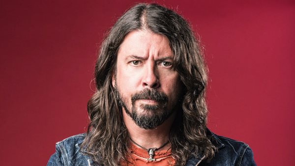Η αντίδραση του Dave Grohl στην εισαγωγή των Foo Fighters στο Rock Hall