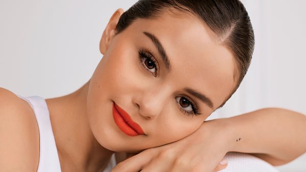 Το γενέθλιο μήνυμα της Selena Gomez για τη δεκαετία των 30