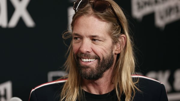 Foo Fighters - Η συγκλονιστική απώλεια του Taylor Hawkins και τα tributes από πρόσωπα της μουσικής