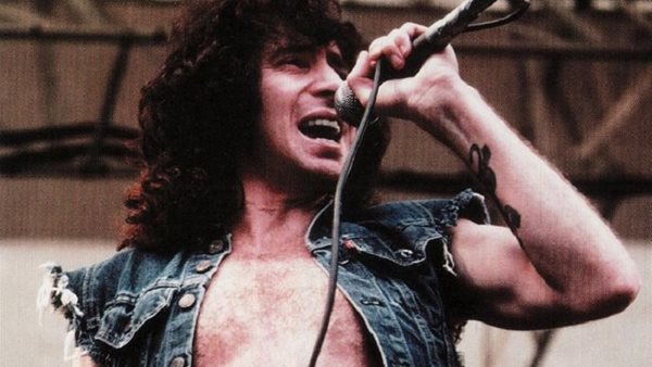 Νέο site του Bon Scott στα 75α γενέθλιά του