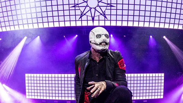 Η νέα (και haunting) μάσκα του Corey Taylor σε live show των Slipknot