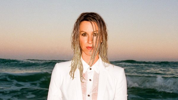 "The Storm Before the Calm" - Η Alanis Morissette κυκλοφορεί το πρώτο της meditation album